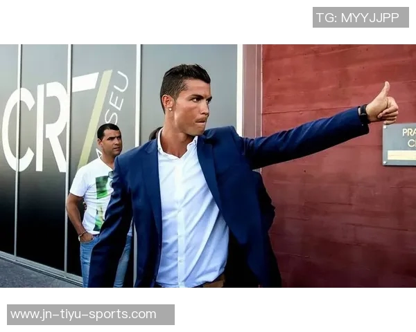 精选足球明星穿搭推荐 让你也能拥有球场风范的时尚裤子选择